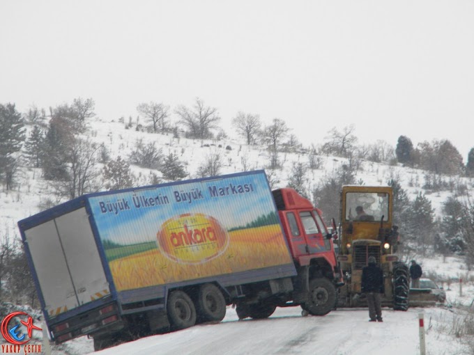 Kadıbelinde Kayan Kamyon Yolu Kapattı