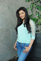 Kajal Aggarwal Latest Photoshoot in Jeans & Top - Celebs Hot World HQ Photos No Watermark Pics