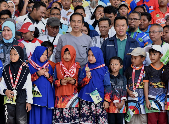  Silaturahmi Dengan Komunitas Panahan, Presiden Jokowi: Mulai Dari Kecil, Kalau Mau Jadi Atlet