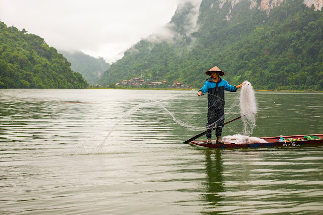 Lưới cá trên Hồ Ba Bể