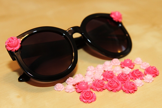 The Wind of Inspiration DIY Project: Flower Embellished Sunglasses