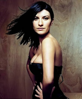 laura pausini hot