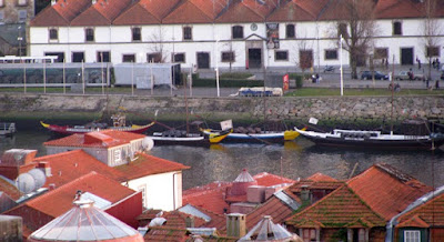 vista do rio Douro e das caves do vinho do Porto