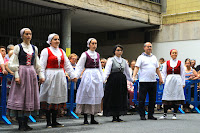 Misa y aurresku en el día grande de las fiestas de Barakaldo