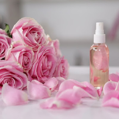 Cách chăm sóc da với nước hoa hồng