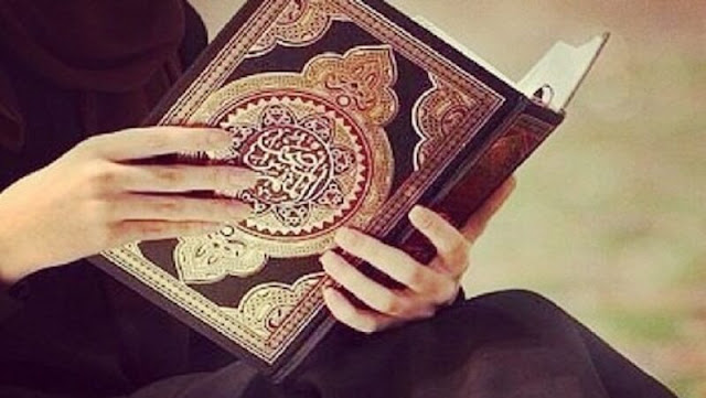 Memegang Al-Qur’an Terjemah Ketika Haid, Apa Hukumnya?