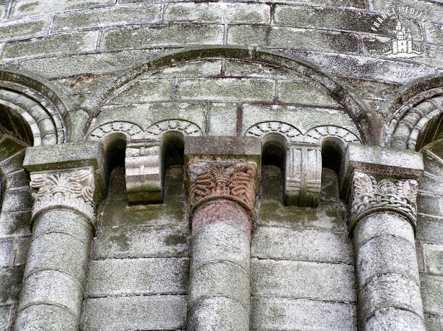 QUIMPERLE (29) - Eglise Sainte-Croix (Extérieur)