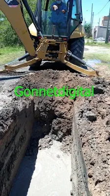 Obras de envainado del Acueducto Norte en calle 2 entre 489 y 491 en Villa Castells, con afectación del servicio de agua por trabajos de ABSA y DIPAC
