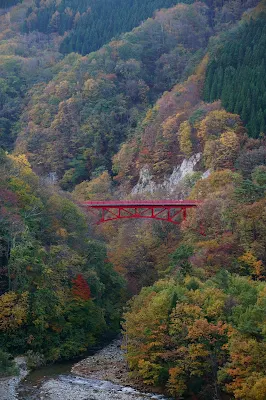 松川渓谷　もみじ橋から眺める高井橋２