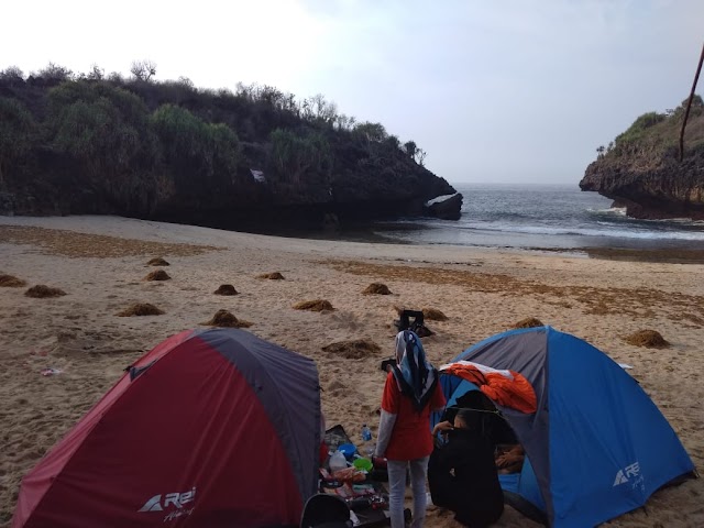 Pantai Sedahan Private Beach di Gunungkidul Jogjakarta