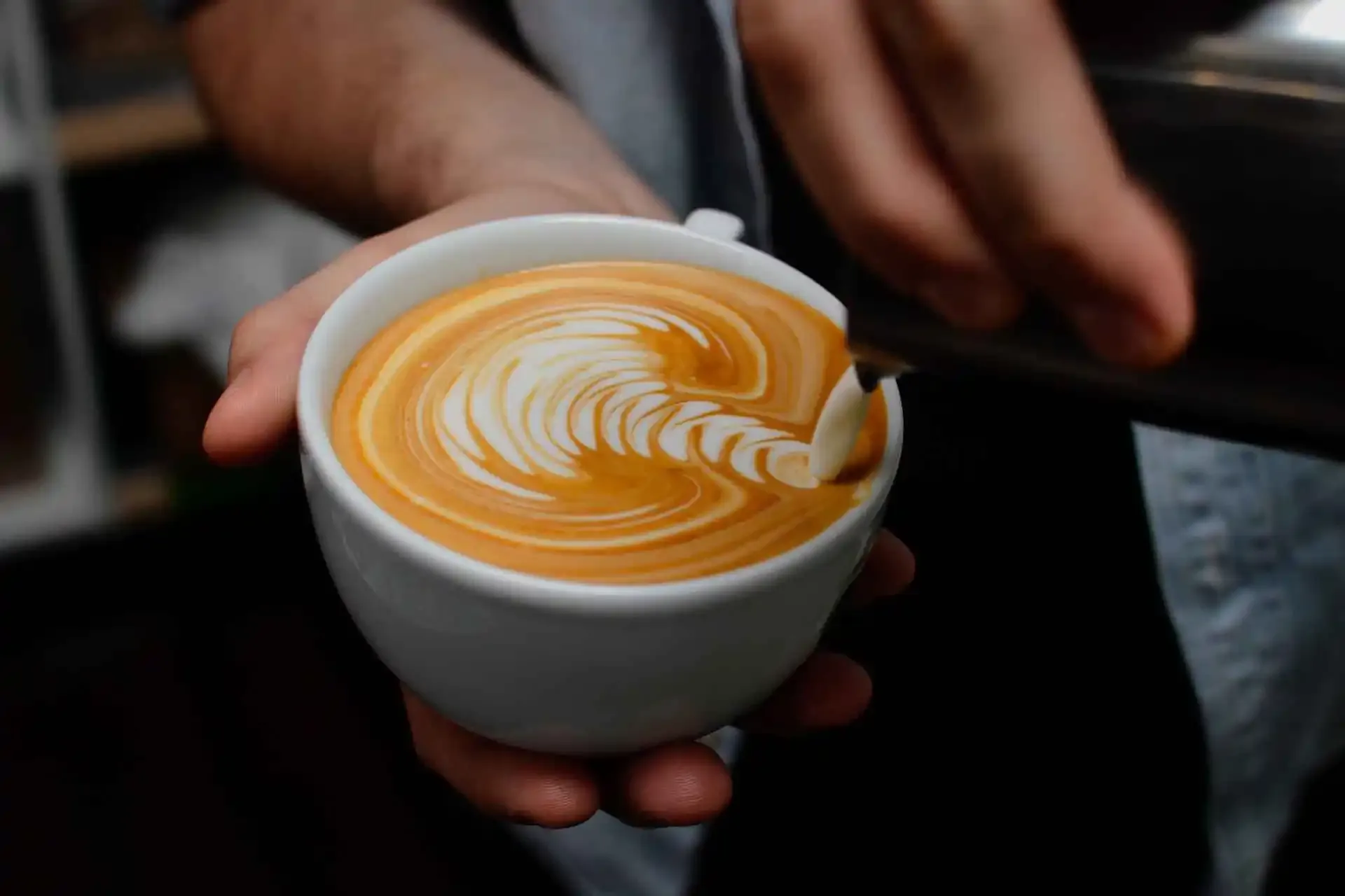 Learn the art of creating beautiful latte designs from the comfort of your own home. Impress your guests and elevate your coffee experience with these simple steps.