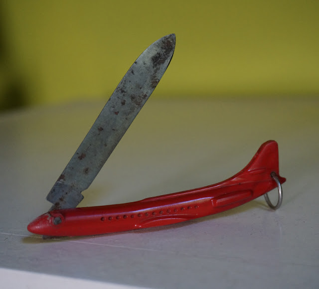 couteau forme avion plane shape knife vintage 70s 1970s 