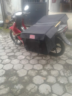 Tas pos motor bahan tebal