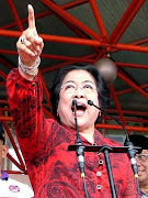 . Megawati merupakan satusatunya wanita Indonesia pertama yang menjadi .