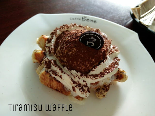 Paulin's Munchies - Cafe Bene at Vivo City - Tiramisu waffle
