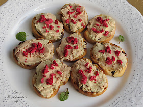 anapés de foie gras de pato y mermelada de frambuesa – Raspberry jam and foie gras appetizers