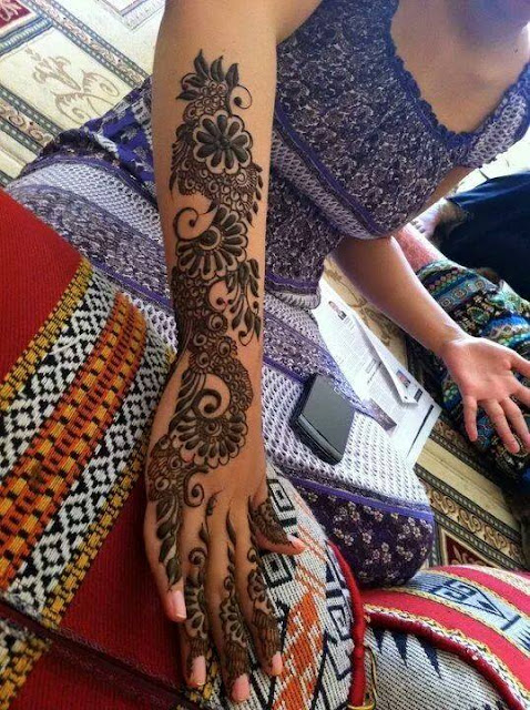 Beautiful Mehndi Designs, Latest Mehndi Pics, Henna Designs Pics.