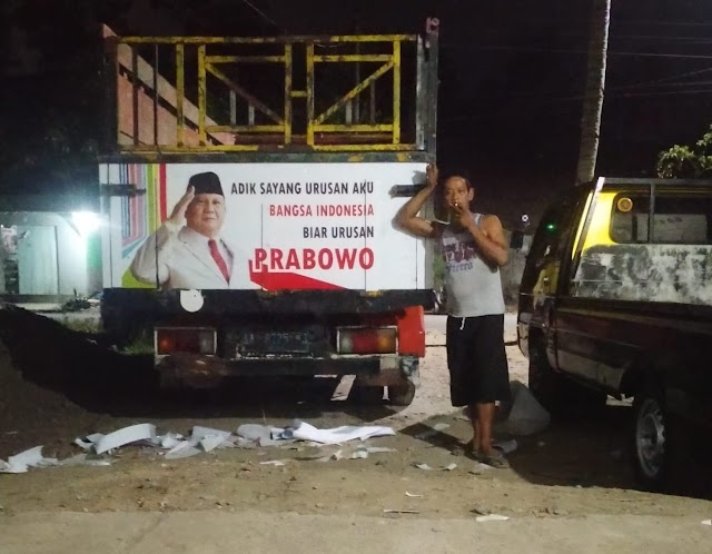 Bentuk Dukungan Paguyuban Sopir Truk di Kebumen, Stiker Prabowo dengan Tulisan Lucu Banyak Terpasang di Bokong Truk