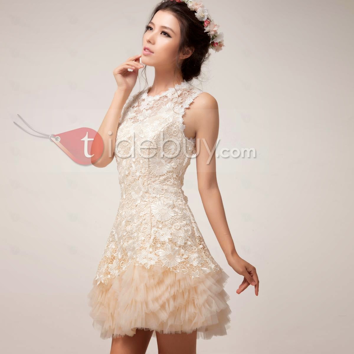 Pretty Lace Tiered Short-Length Jewel Neckline Prom/Sweet 16 Dress