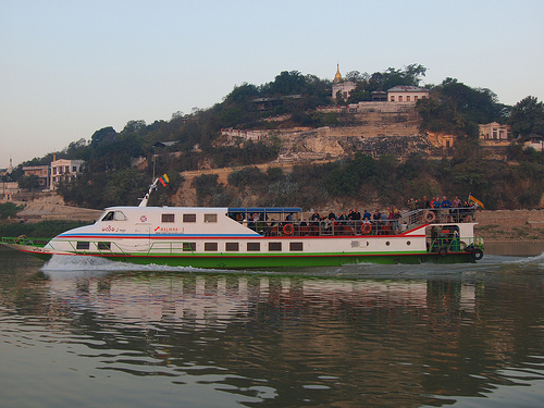 Bagan_Boat