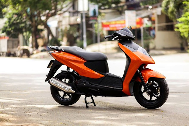 Sơn xe Honda Dylan màu cam Z1000