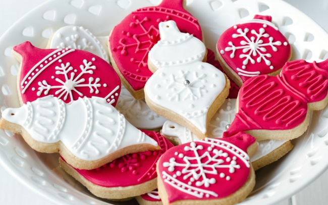 5 recipes glaze for an elegant christmas cookies