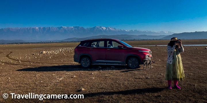 We drove there in November on our MG Hector and our first glimpse of the water-reservoir was when we were driving toward the Nandpur Fort. Even then we could spot a few birds flying in the distance. So the anticipation was building up.