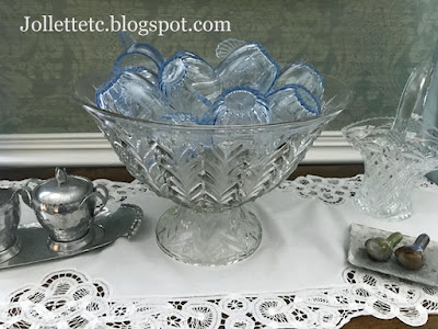 Jeannette Feather punch bowl with Ice Blue Radiance on top https://jollettetc.blogspot.com