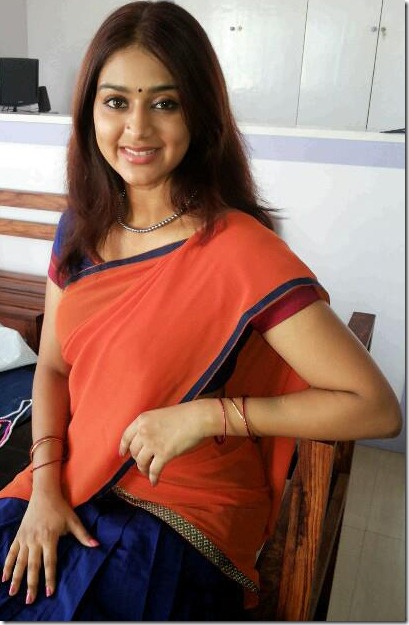 varsha_ashwathi_beautiful_photo