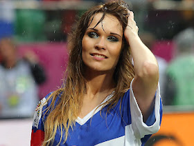 Foto-Foto Supporter Cewek Cantik dan Seksi Euro 2012