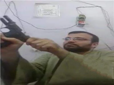 رجل أعمال يحاول الانتحار بالرصاص فى بث مباشر عبر فيس بوك في نجع حمادي