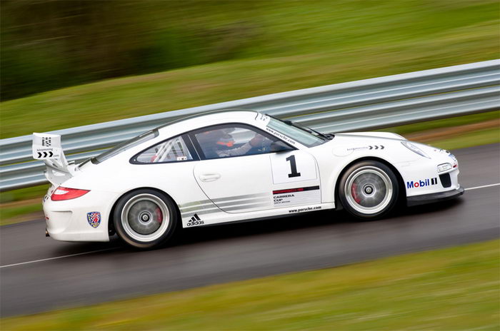 Porsche 911 GT3 corriendo LOS MEJORES AUTOS TUNING 2012
