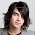 The long hairstyle for men, the latest long hairstyles of me, the beautiful hair cut of men.