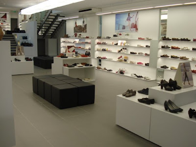 Site Blogspot  Clark Shoes Women on Never On Wednesday Communication  Clarks Opens Store In Eindhoven