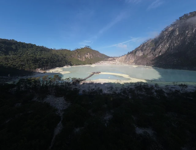Menjelajahi Keindahan Memukau Kawah Putih: Keajaiban Kekuningan Indonesia