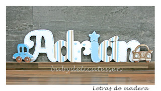 letras de madera infantiles para pared Adrián con siluetas de coches babydelicatessen