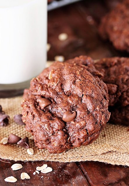 Chocolate Chip Oatmeal Cookies Image