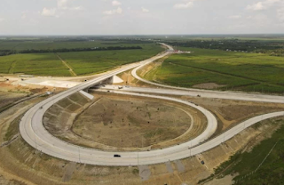 PBNU appreciates the construction of the Trans Sumatra Toll Road to reach 1,900 Km  Jakarta (ANTARA) - Chairman of the Nahdlatul Ulama Executive Board (PBNU) in charge of the economy, Arif Rahmansyah Marbun, appreciated the construction of the Trans Sumatra Toll Road in the era of President Joko Widodo, which reached 1,900 kilometers.  " The rapid development of toll roads in the era of President Jokowi shows the Government's commitment and seriousness to equitable development. Toll roads are not only built in Java, but also Sumatra, Kalimantan and Sulawesi," said Arif in a statement received in Jakarta, Tuesday.  According to him, the construction of various toll roads is an extraordinary achievement for the Government because it was carried out within a period of seven years.  In Sumatra, he continued, the construction of toll roads is increasingly showing positive developments, including the Binjai-Langsa Toll Road segment Binjai-Stabat, which was inaugurated by President Jokowi on February 4. The toll road segment is estimated to be able to reduce logistics costs by up to 75 percent.  "That means, from an economic perspective, the mainstay commodities of the Medan, Binjai, Deli Serdang, and Karo (Mebendaro) areas in agriculture, plantations and fisheries can be more competitive in price with imported products," he said.  The 11.8 km long Binjai-Stabat Toll Road, he continued, has also been tested in terms of quality.  This can be seen from the award of zero accidents for the construction process of the Binjai-Stabat Toll Road by the Manpower and Transmigration Office of North Sumatra Province to PT HK Infrastructure (HKI), a subsidiary of PT Hutama Karya (Persero).  In addition, he added, the research team of PT SMI's economy stated that the construction of the Trans Sumatra Toll Road had a multiplier impact on output in the local economy, which was 1.7 times of the total expenditure during the construction period. The output  impact per year is equivalent to 2.2 percent of the gross regional domestic product (GRDP) on the island of Sumatra.  "Directly, of course this is the impact of the construction of the Trans Sumatra Toll Road because of the absorption of workers equivalent to 2.4 percent of the workforce on the island of Sumatra," he explained.  The research also shows that the construction of the Trans Sumatra Toll Road is able to become a stimulus to the Indonesian economy and has a positive impact in the form of creating added value, community income, and employment opportunities in the construction sector with a growth of 54 percent.  In addition, the potential in the manufacturing sector is 22 percent, mining is 8 percent, and trade is 6 percent.  According to him, since the beginning of his tenure as President in the first term, Jokowi has set inter-regional connectivity as a top priority for development.  The Trans Sumatra Toll Road is one of the ambitious projects that is predicted to be one of the triggers for economic equality on the island of Sumatra. In addition, Jokowi is also targeting new local tourism epicenters along with the construction of toll road infrastructure in various regions, he said.  "Such as the Sumatran Golden Triangle area, namely Medan City, Binjai City, Deli Serdang Regency, and Karo Regency, otherwise known as Mebendaro. The Medan Metropolitan Area or Medan Raya has been ordained as the economic lifeblood of western Indonesia through Presidential Decree No. 62 of 2011," he said.  The positive impact of the construction of the Trans Sumatra Toll Road on tourism potential around the area is the emergence of Basilam Village in the Langkat area of ​​North Sumatra, he said.  Basilam village is visited by thousands of tourists, both local and foreign, every year because there is the tomb of Sheikh Abdul Wahab Rokan al-Khalidi an-Naqrybandi or also known as Tuan Guru Babussalam, a teacher from the Naqsyabandiyah congregation.  "Easier access via the Binjai-Stabat Toll Road will increase the interest of religious tourists visiting Langkat," he said.  Apart from spiritual tourism, he added, there is also the potential for natural tourism in Basilam Village, namely Bukit Lawang on the outskirts of Gunung Leuser National Park and the Tangkahan area which promises a new experience of interacting with the elephants that have been conserved.  With easier access via toll roads, each regional government in the area has two main routes, namely provincial roads and toll roads. Overall, continued Arif, the focus of the Joko Widodo administration on infrastructure is reflected in the proven developments in various countries.  He mentioned that one of the countries that is ambitious in infrastructure investment is China. In 2019 alone, there are already 200,000 km of toll roads that are connected in the country of the bamboo curtain. This development is able to launch the faucet of economic growth in China.  "Therefore, the President's steps to boost the construction of the Trans Sumatra Toll Road are part of efforts to increase the nation's economic growth," he said.