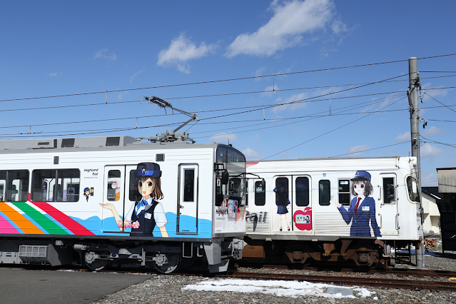 なぎさTRAIN初代と2代目の並び（アルピコ交通上高地線/新村車両所）