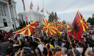 Σκόπια: Η Αλβανική γλώσσα επίσημη, την ώρα που η αντιπολίτευση διασπάται!