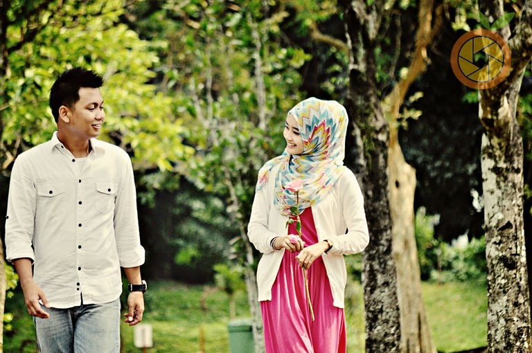 64 Foto PreWedding Muslim Outdoor Unik ~ Ayeey.com