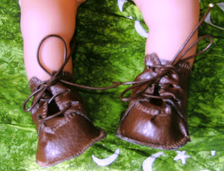 Doll's shoes