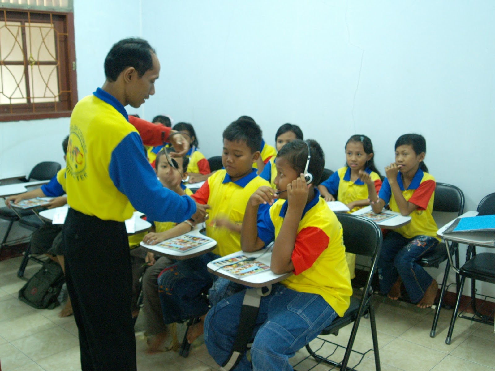 Bagi Anda yang ingin belajar atau kursus Bahasa Inggris akan tetapi terkendala dengan biaya kursus yang cukup mahal kami rekomendasikan untuk belajar di