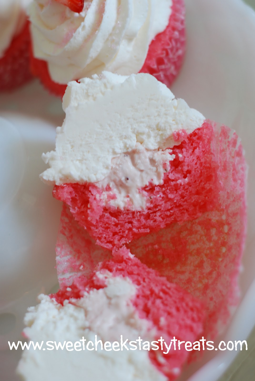 Strawberries And Champagne Cupcakes