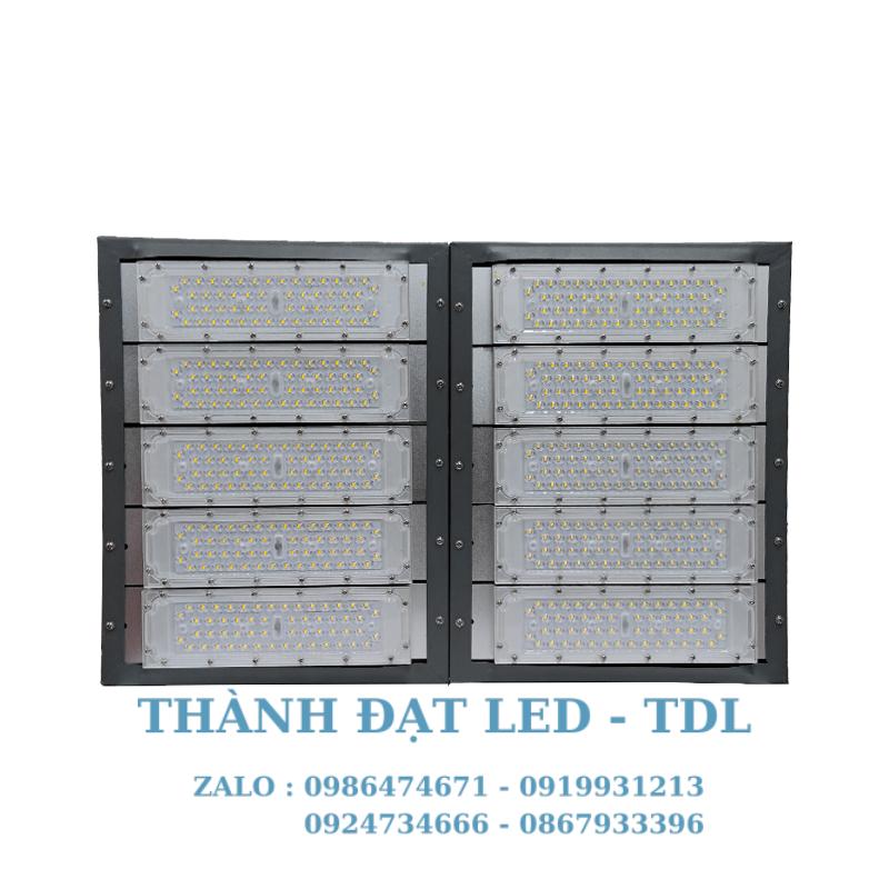 Đèn pha LED công suất lớn cho sân thể thao