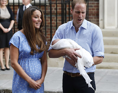 dailymail kate william happy baby 19