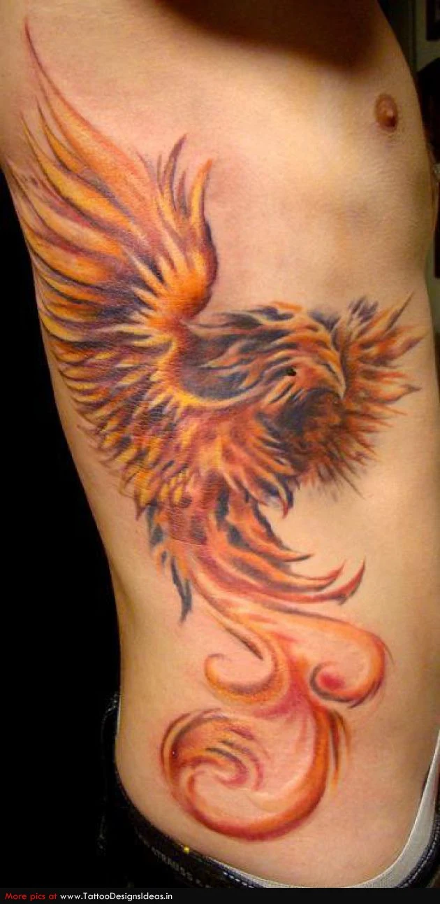 tatuaje de Ave Fenix En Mujer