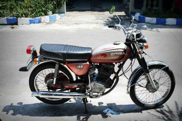 Moto Mania Expert Classic  Motorcycle Honda CB  125