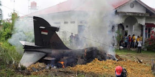 Pesawat Tempur Latih TNI AU Jatuh Menimpa Pemukiman Padat Di Malang