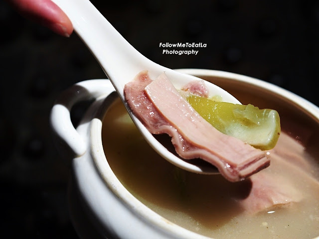 Double-Boiled Pork Tripe with Pepper & Salted Vegetables